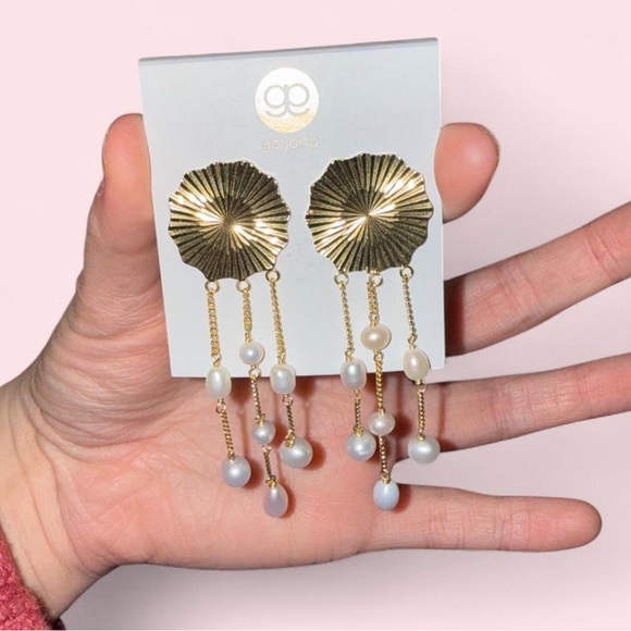 Gorjana Jewelry - NWT Gorjana Gold and Pearl Dangle Earrings